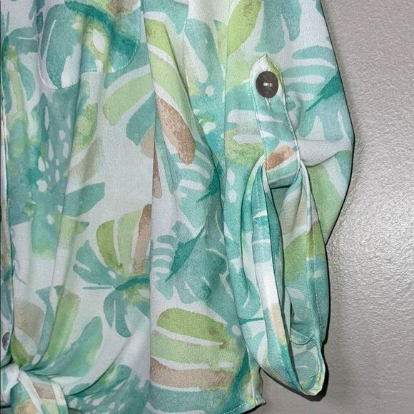 Ruby Rd Green and White 3/4 Sleeve Notched Collar Button Down - Picture 3 of 14